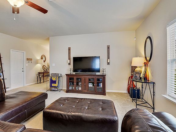 4th image of 39104 Prairie South Dr