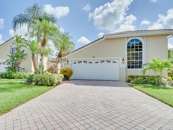 2nd image of 4766 Carlton Golf Dr