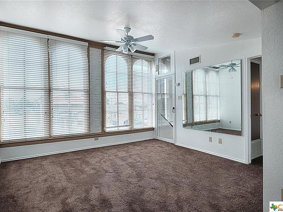 4th image of 105 East St
