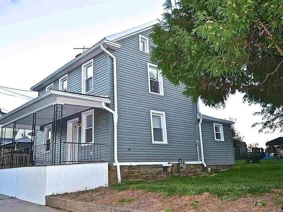 1st image of 152 N Main St