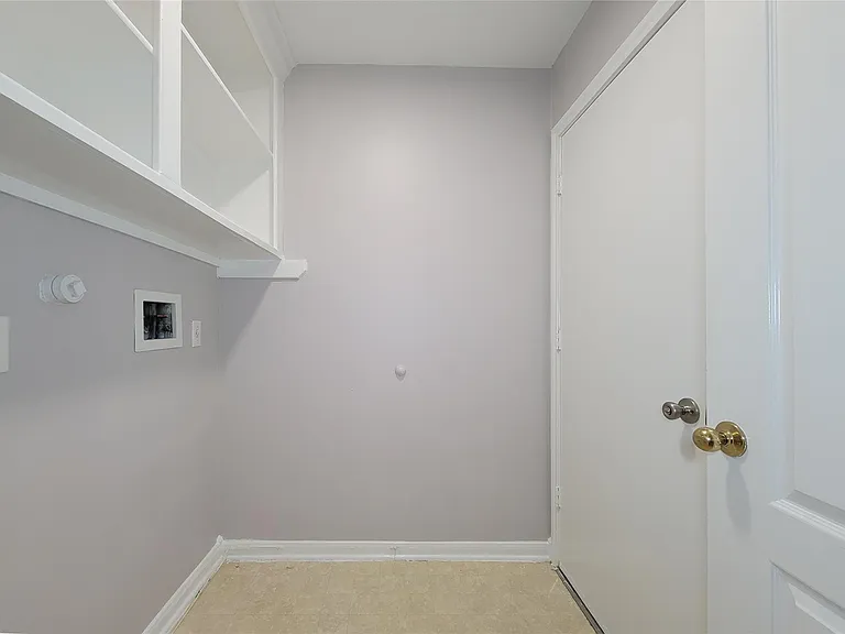 9410 Barretts Glen Ct — Photo 17