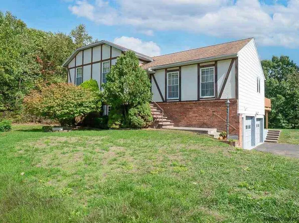 103 Hilltop Road, Glasco, NY 12477