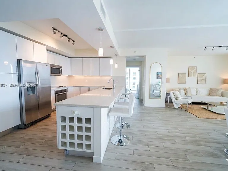 999 SW 1st Ave #2112 — Photo 4