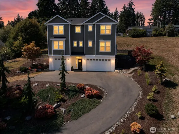 141 E Allynview Drive, Allyn, WA 98524