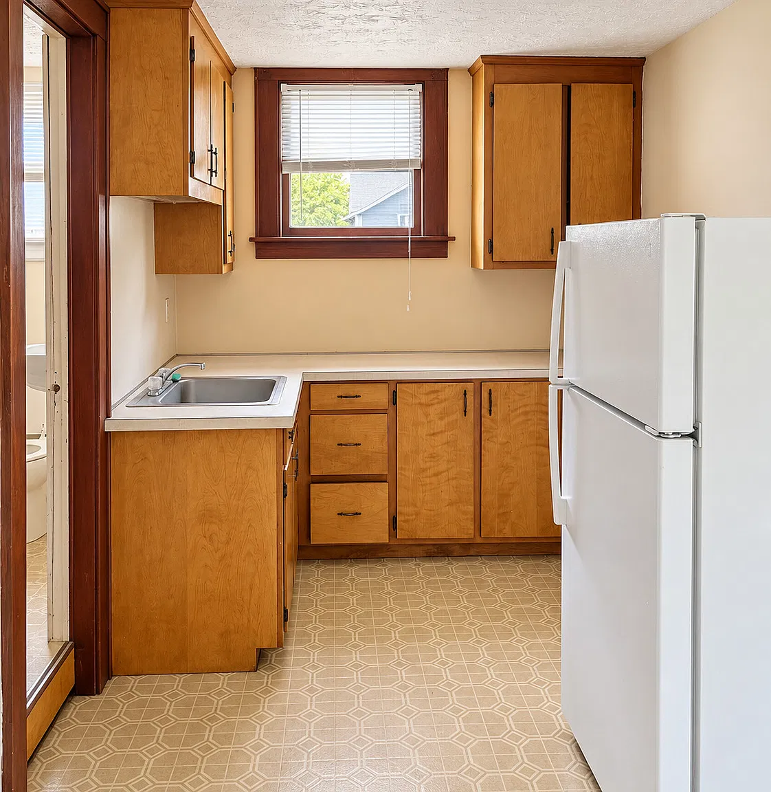 2 bed, 1.0 bath, 1000 sqft, $1,100 — Photo 1