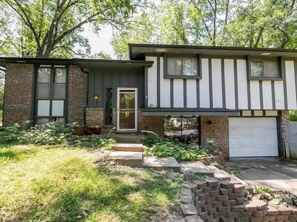 1901 N Trails Ter, Columbia, MO 65202
