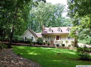 3409 Cedarhurst Dr SW, Decatur, AL 35603