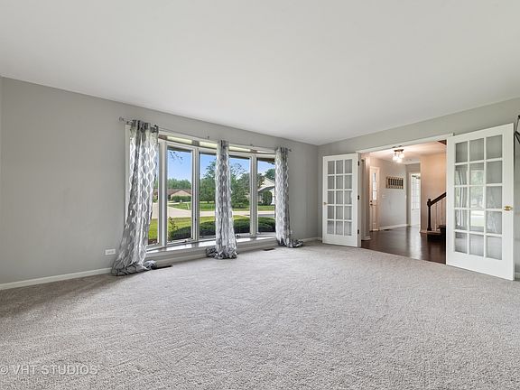 4th image of 810 Derbyshire Ln
