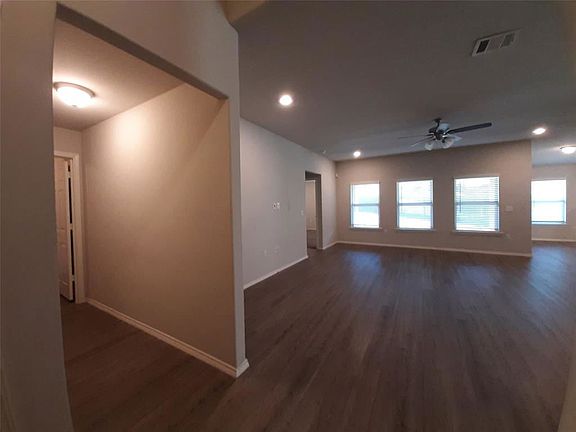 2nd image of 221 Stalwart Hill Trl