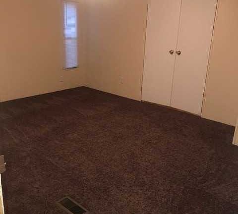 5th image of 1000 Royal Cir