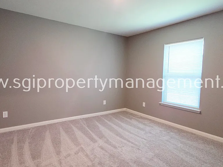942 Primrose Dr — Photo 13