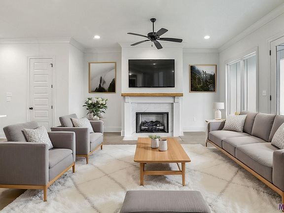 2nd image of 3124 Parkside Ln