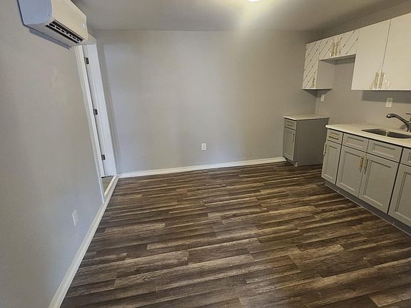2nd image of 181 Broadway #1