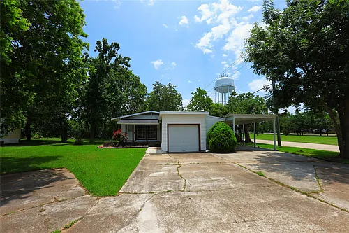 302 Circle Way Photo 1 302 Circle Way Photo 1