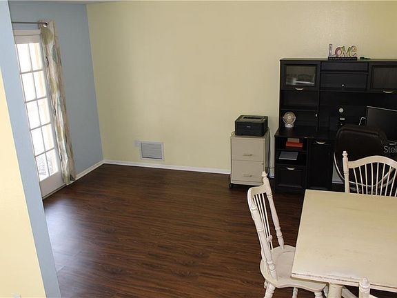 5th image of 200 Sunnyside Dr