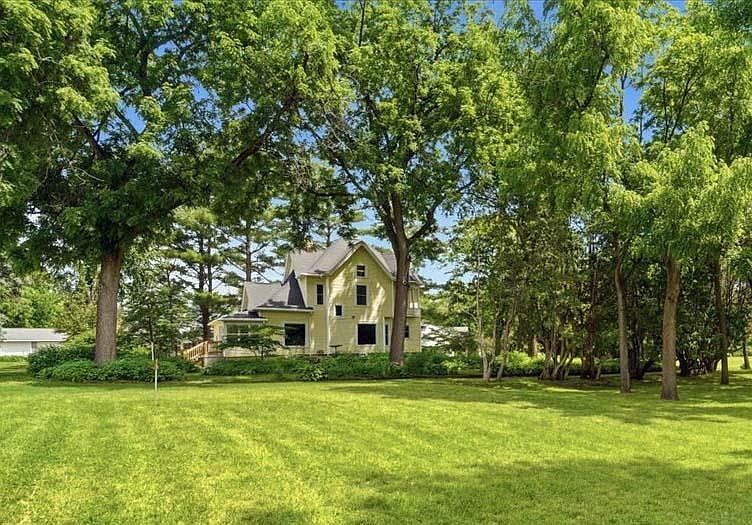 1st image of 221 Forrest Ave