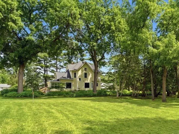 221 Forrest Ave, Denver, IA 50622