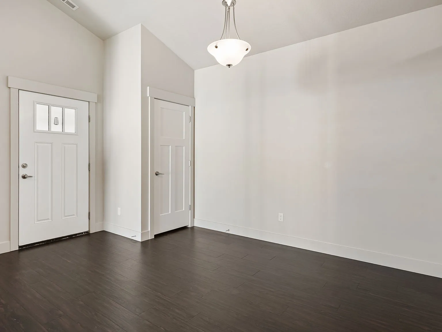 3 bed, 1158 sqft, $1,925 — Photo 3