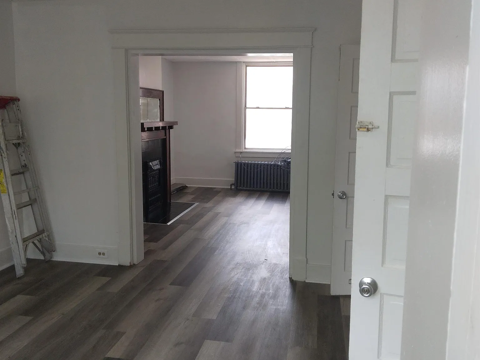 404 Center Street - 402-2 — Photo 1