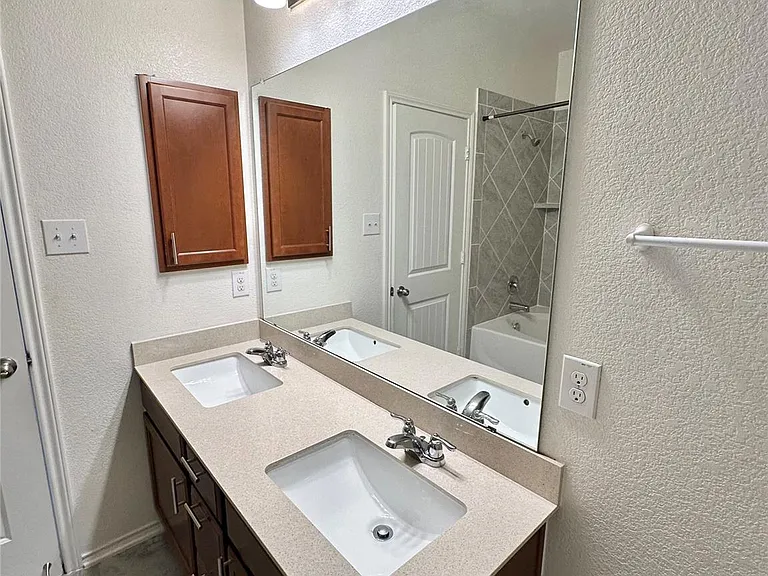 18900 Lady Bird Johnson St — Photo 18