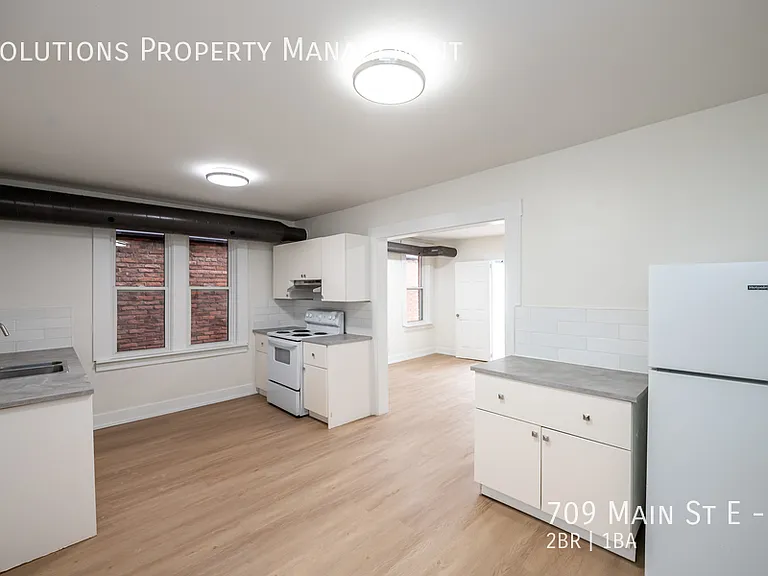 709 Main St E #4 — Photo 16