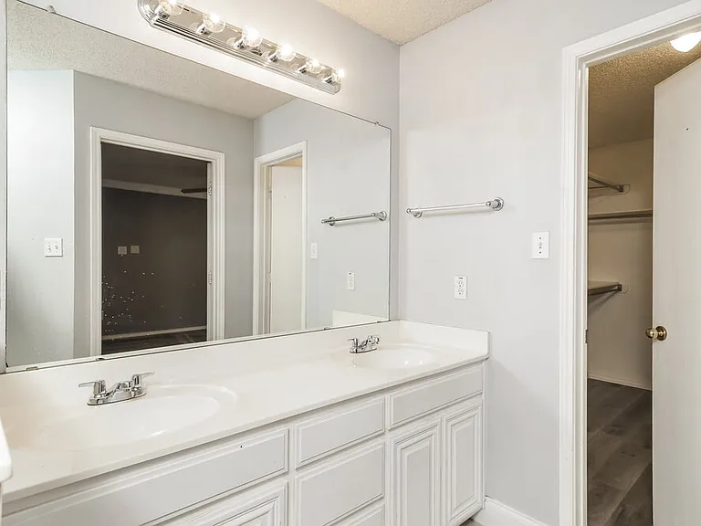 317 Willowstone Trl — Photo 12