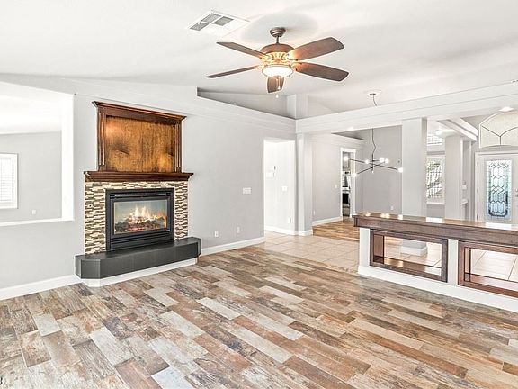5th image of 4076 Royal Scots Ave