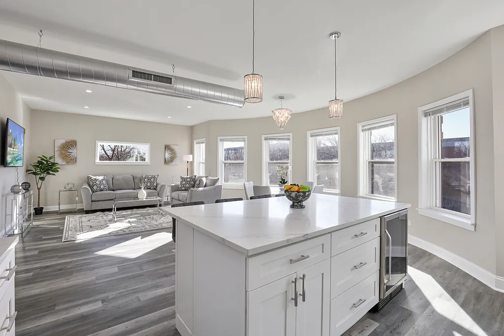 1111 Bonnie Brae Pl — Photo 2