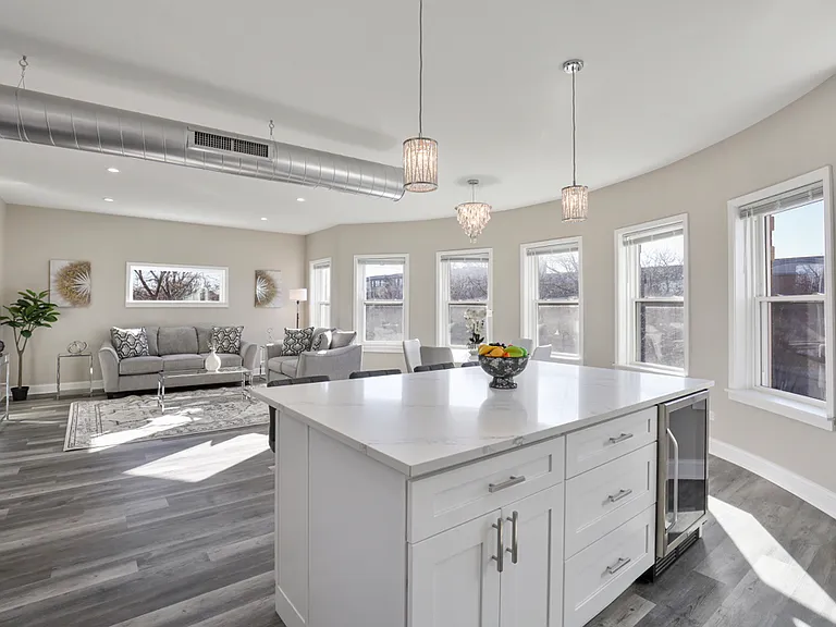 1111 Bonnie Brae Pl #3W — Photo 2