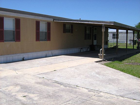 2nd image of 2600 Peacock Dr