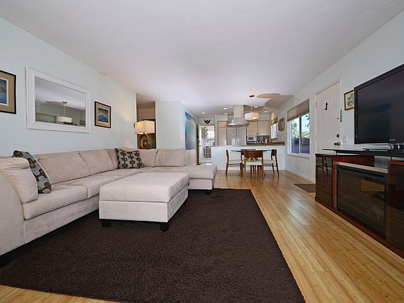 5th image of 3661 Bartlett Ave