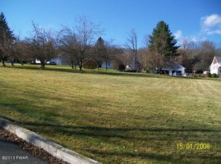 Crestmont Dr, Honesdale, PA 18431