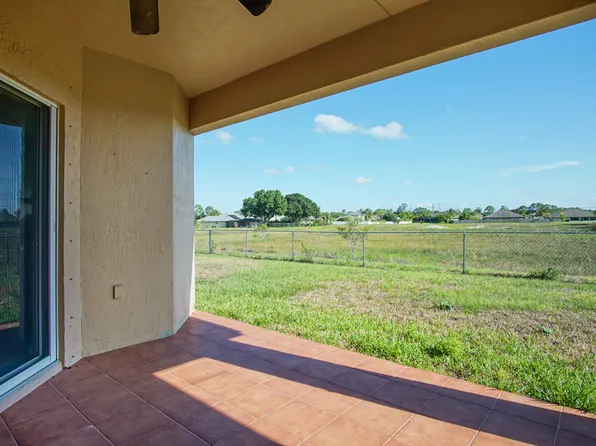 5889 NW Files Court, Port St Lucie, FL 34986