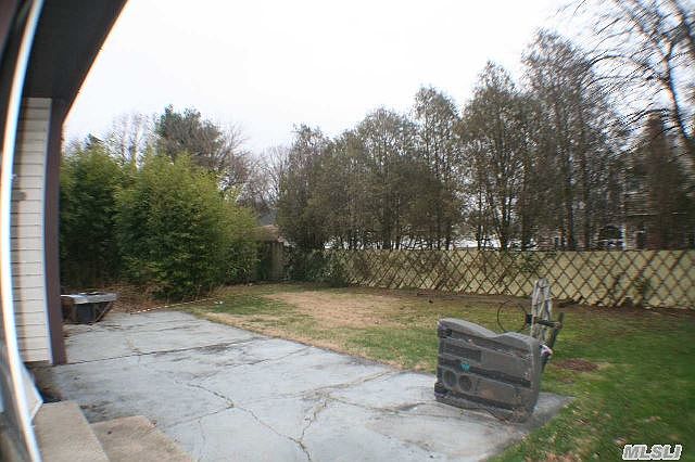 2nd image of 14 Eileen Dr