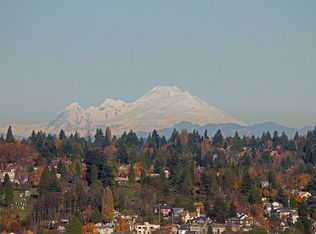 2015 E Crescent Dr, Seattle, WA 98112