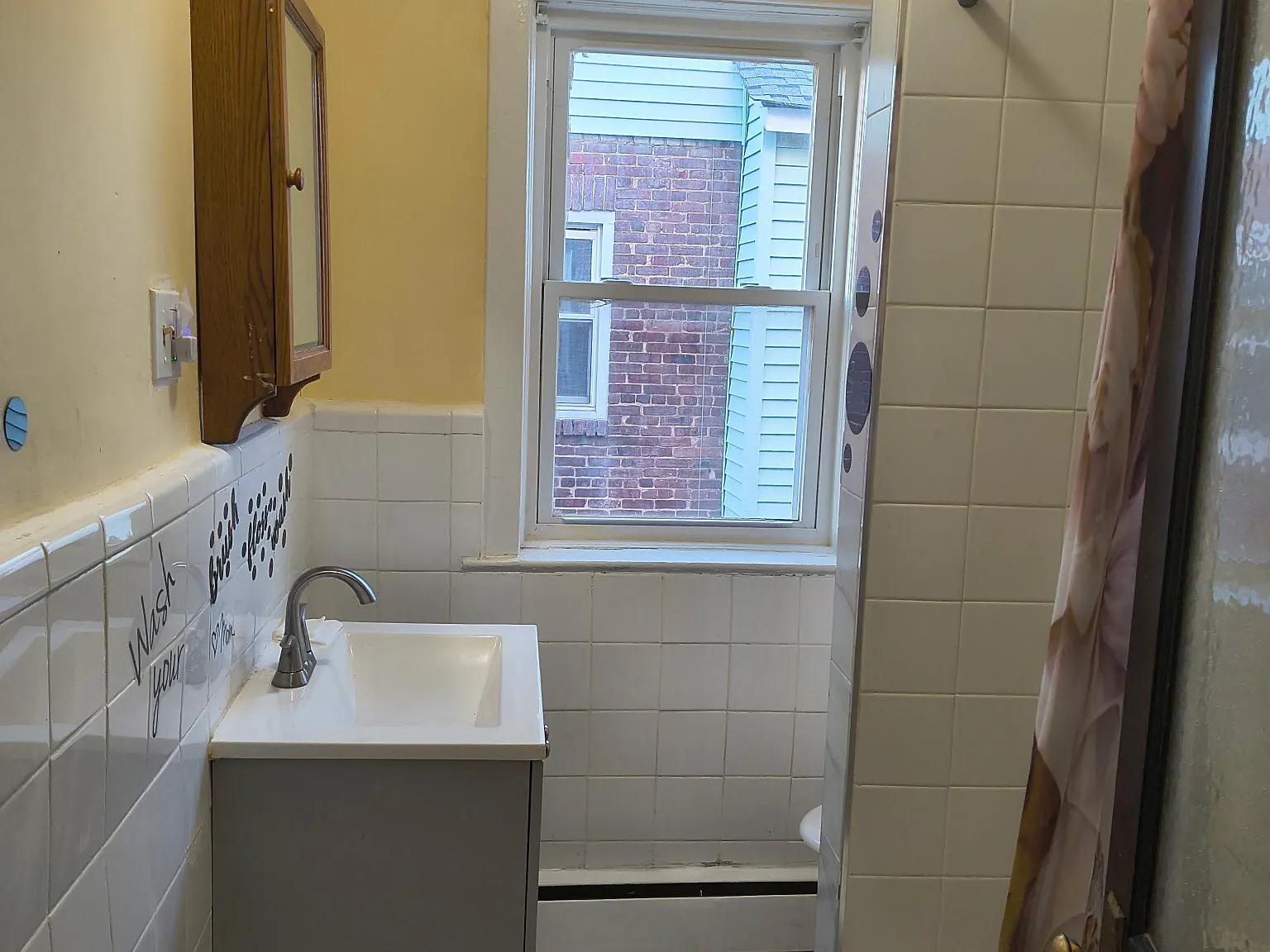4 bed, 1396 sqft, $2,000 — Photo 4