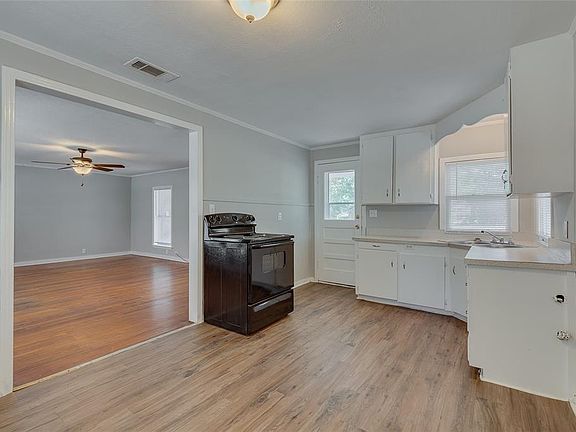 5th image of 3117 Caddo Trl
