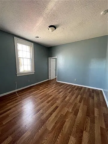 2 bed, 1.0 bath, 901 sqft, $1,200 — Photo 4