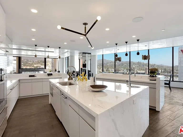 6250 Hollywood Blvd — Photo 10
