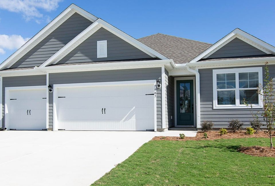 Heron Pointe at Brunswick Forest by D.R. Horton Wilmington in Leland