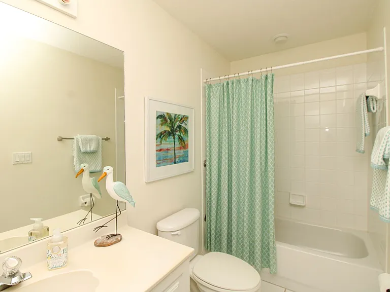 600 Diamond Cir #607 — Photo 45