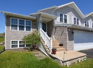 130 Community Dr, Fall River, WI 53932