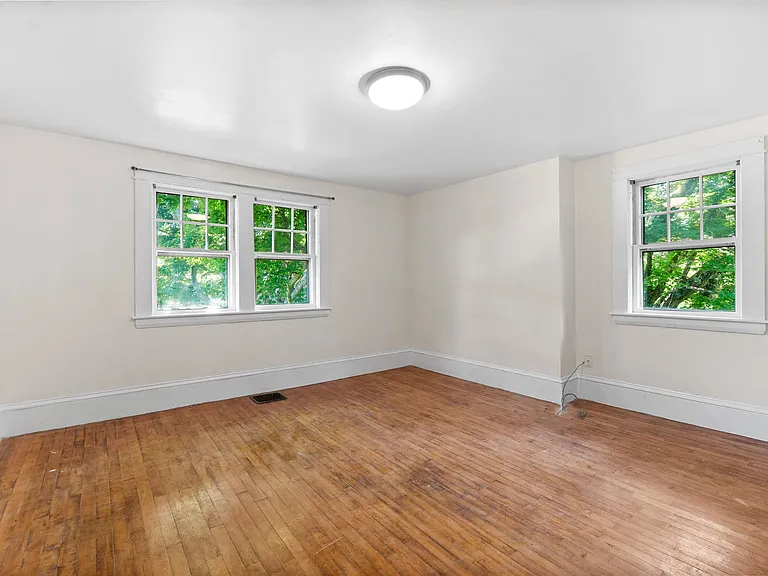 15 Sherburne Rd — Photo 24