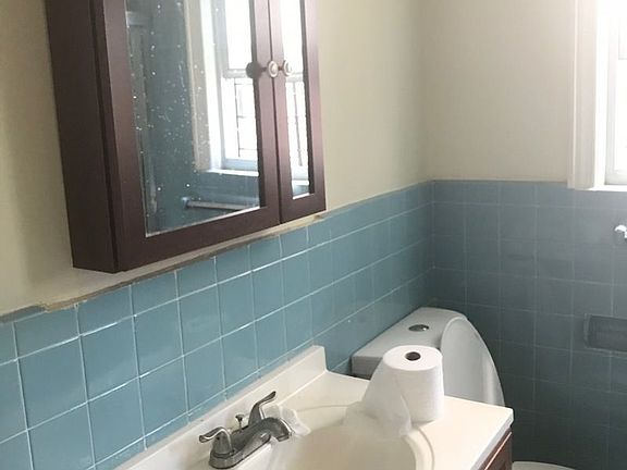 5th image of 2590 43rd St