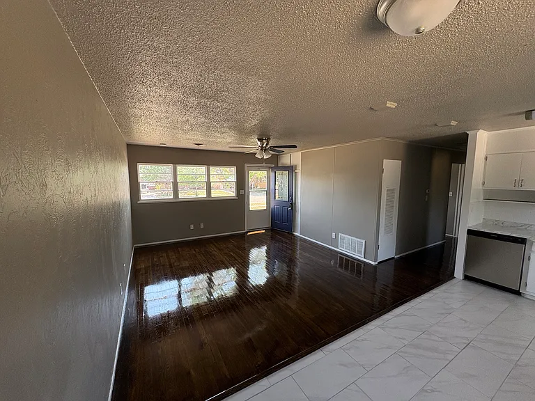 3116 S Woodland St — Photo 2