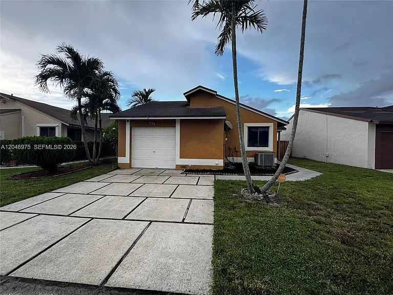 951 SW 109th Ave — Photo 1