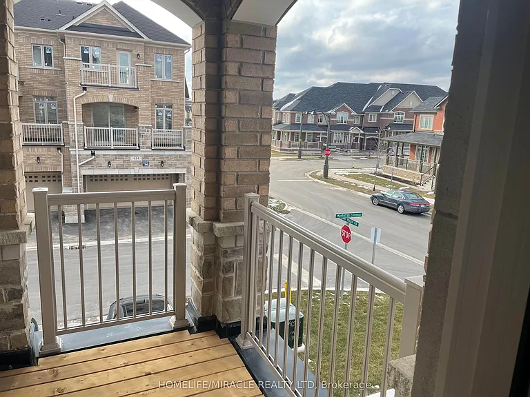 460 Silver Maple Rd — Photo 12