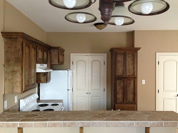 5th image of 418 Rock Cir APT 2
