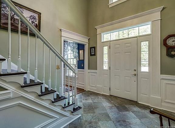 4th image of 207 Cherwell Ct