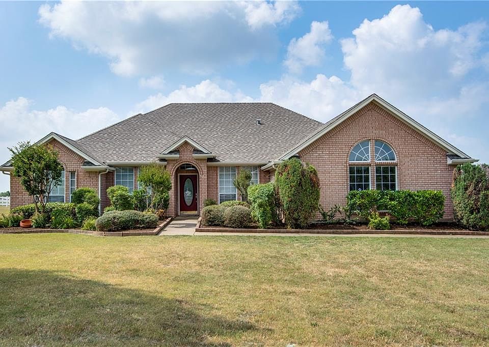 1st image of 915 Wickwood Ct